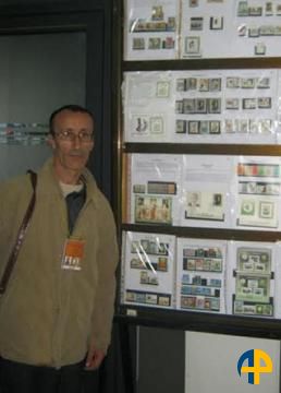 La philatélie est une passion dévorante chez lui - Abdelfettah, l'homme aux 50 000 timbres-poste